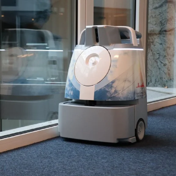 ein Klüh Cleaning Roboter