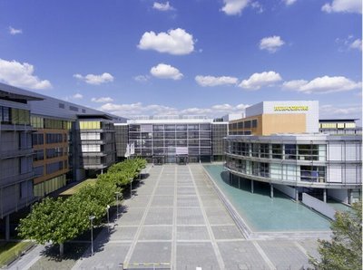 Bild von dem HUK Coburg Gelände als Außenansicht