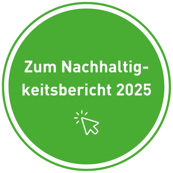 Grünes kreisrundes Symbol mit Text "Zum Nachhaltigkeitsbericht 2025"