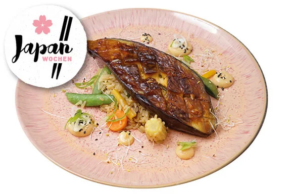 Tellergericht zur Aktion "Japan Wochen": bestehend aus Aubergine