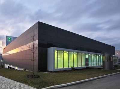 eine Außenansicht des Gebäudes von der Firma RPharm