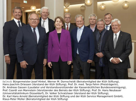 Ein Gruppenbild zur Preisverleihung von der Klüh Stiftung