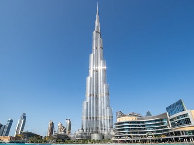 Bild zeigt den Wolkenkratzer Burj Khalifa in den Vereinigten Emiraten