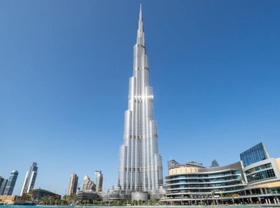 Bild zeigt den Wolkenkratzer Burj Khalifa in den Vereinigten Emiraten