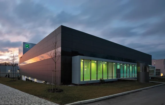 Außenansicht des Unternehmensgebäudes von R-Pharm