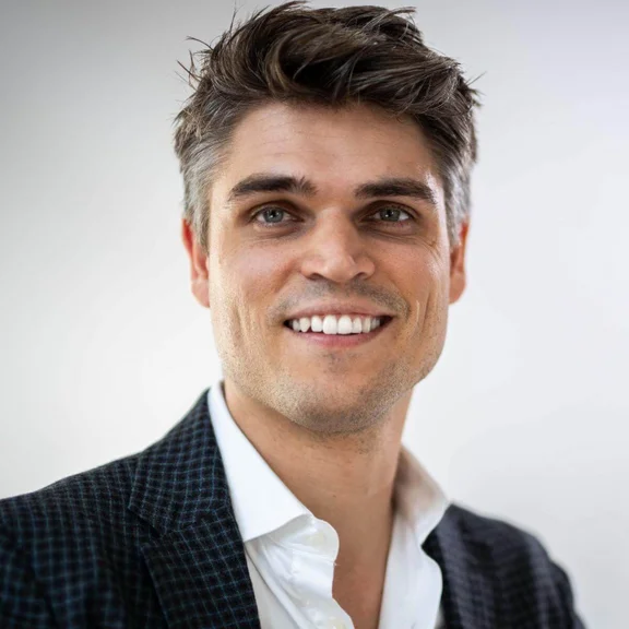 Porträt: Herr Julian Kerkhoff